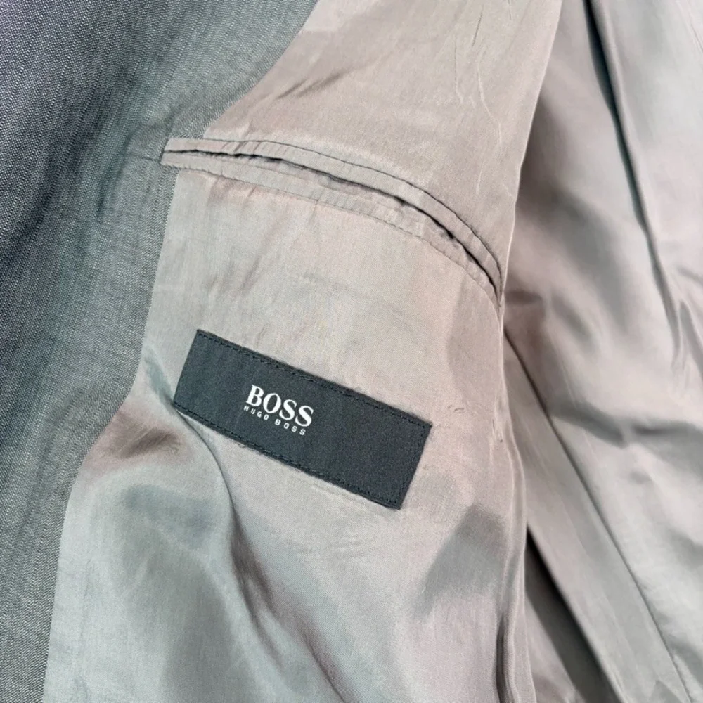 Vintage 90's HUGO BOSS 2 Piece Suit Men 42R Grey Pleated Cuffed Pants 36x33 USA